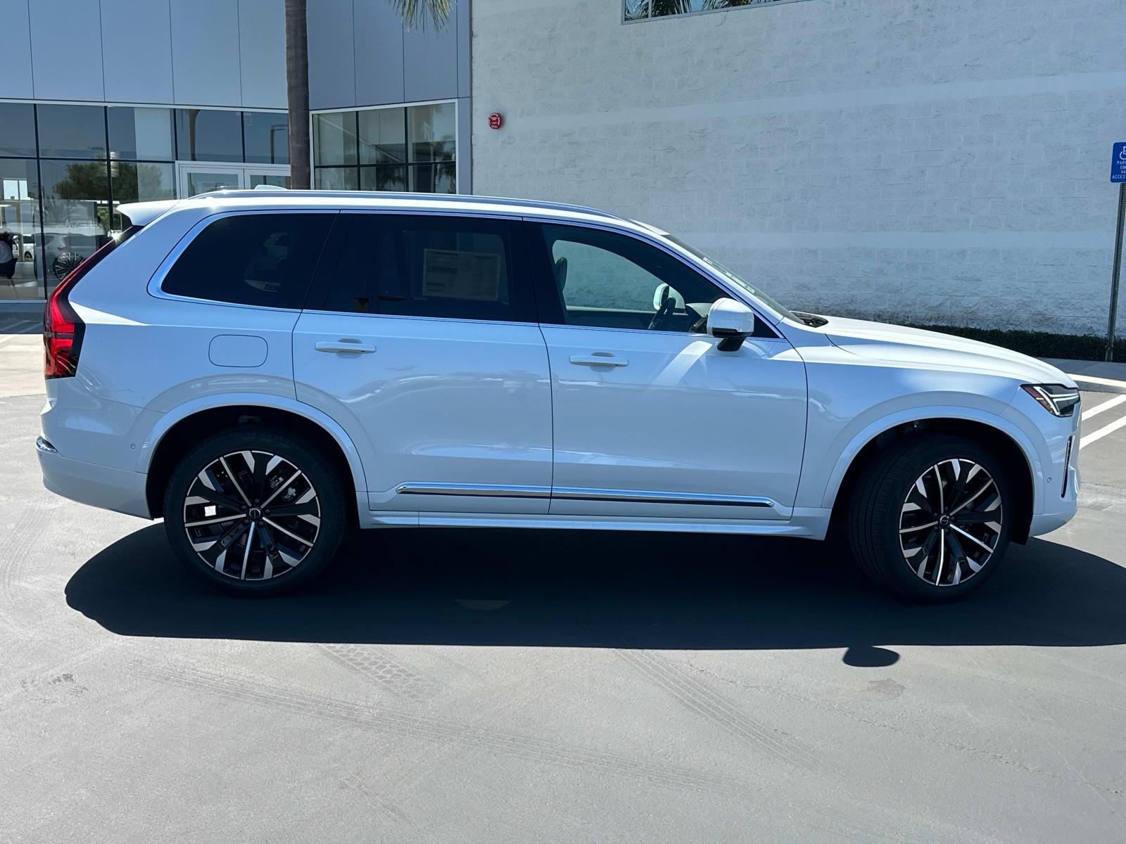 2026 Volvo XC90 photo 3