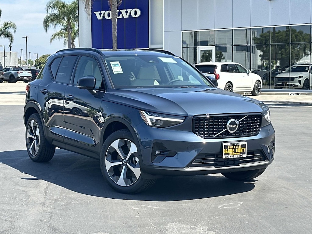 New 2026 Volvo XC40 B5 Plus SUV