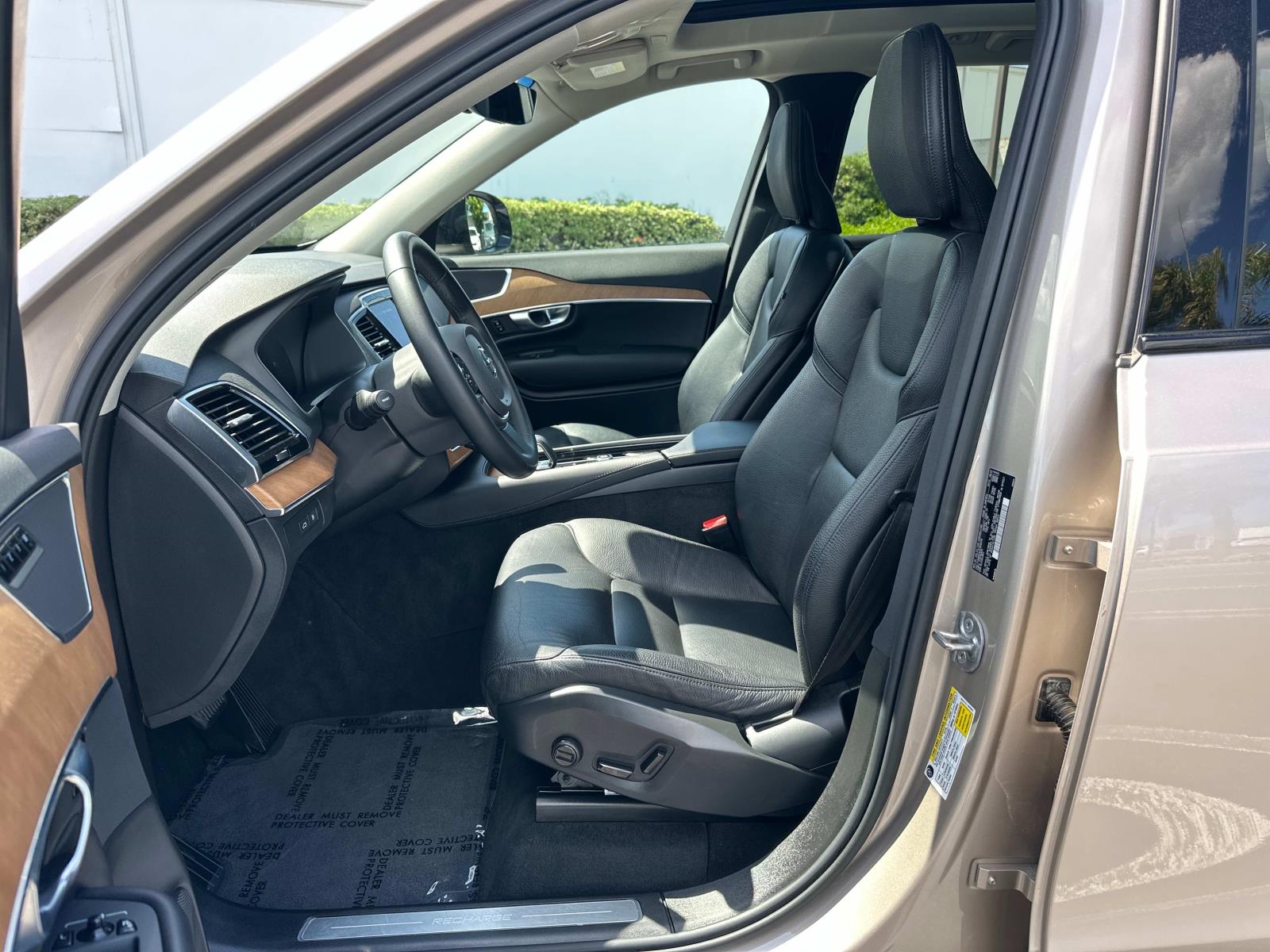 2023 Volvo XC90 Plus - Photo 17