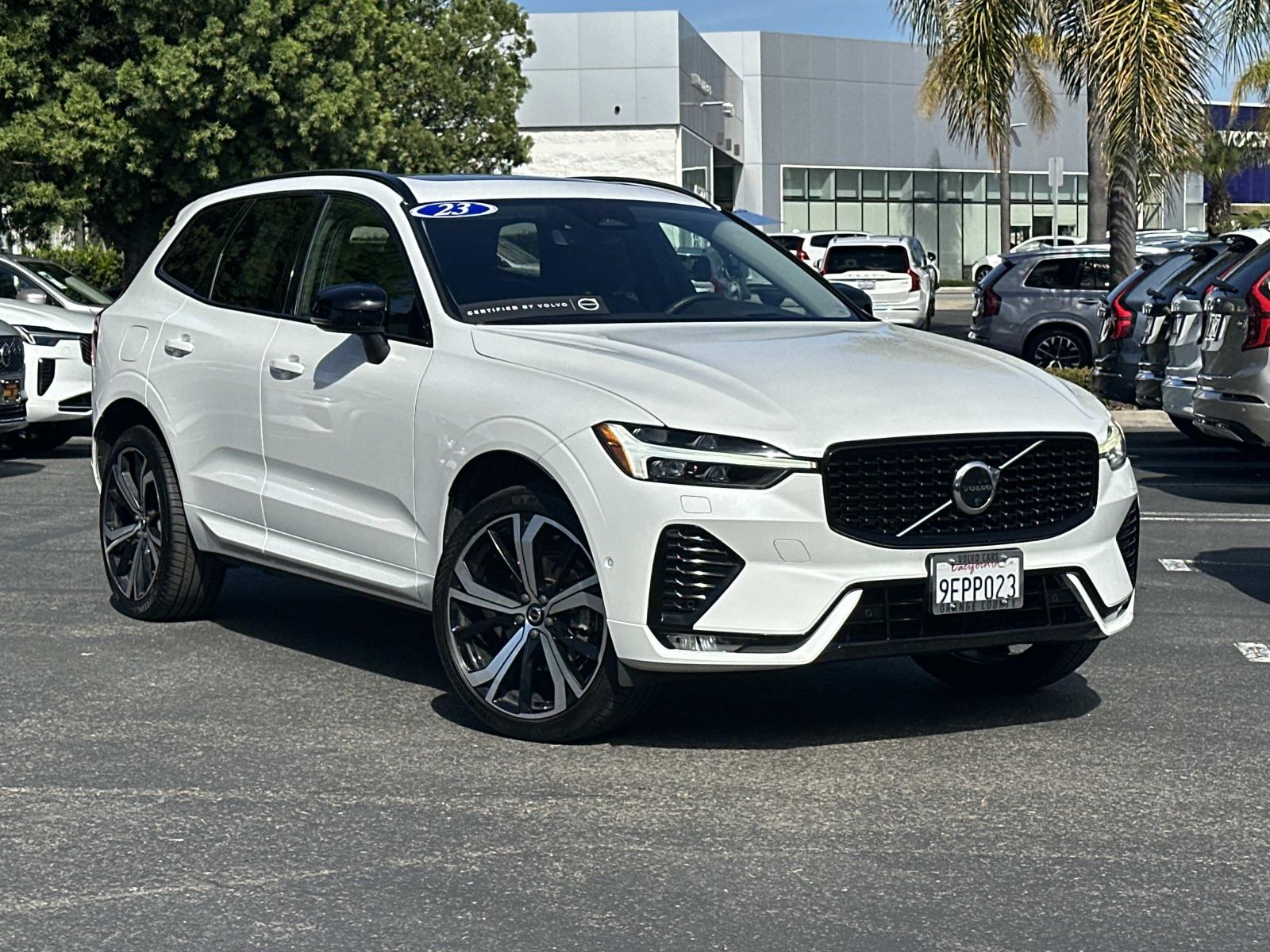 2023 Volvo XC60 B5 Ultimate Dark Theme AWD