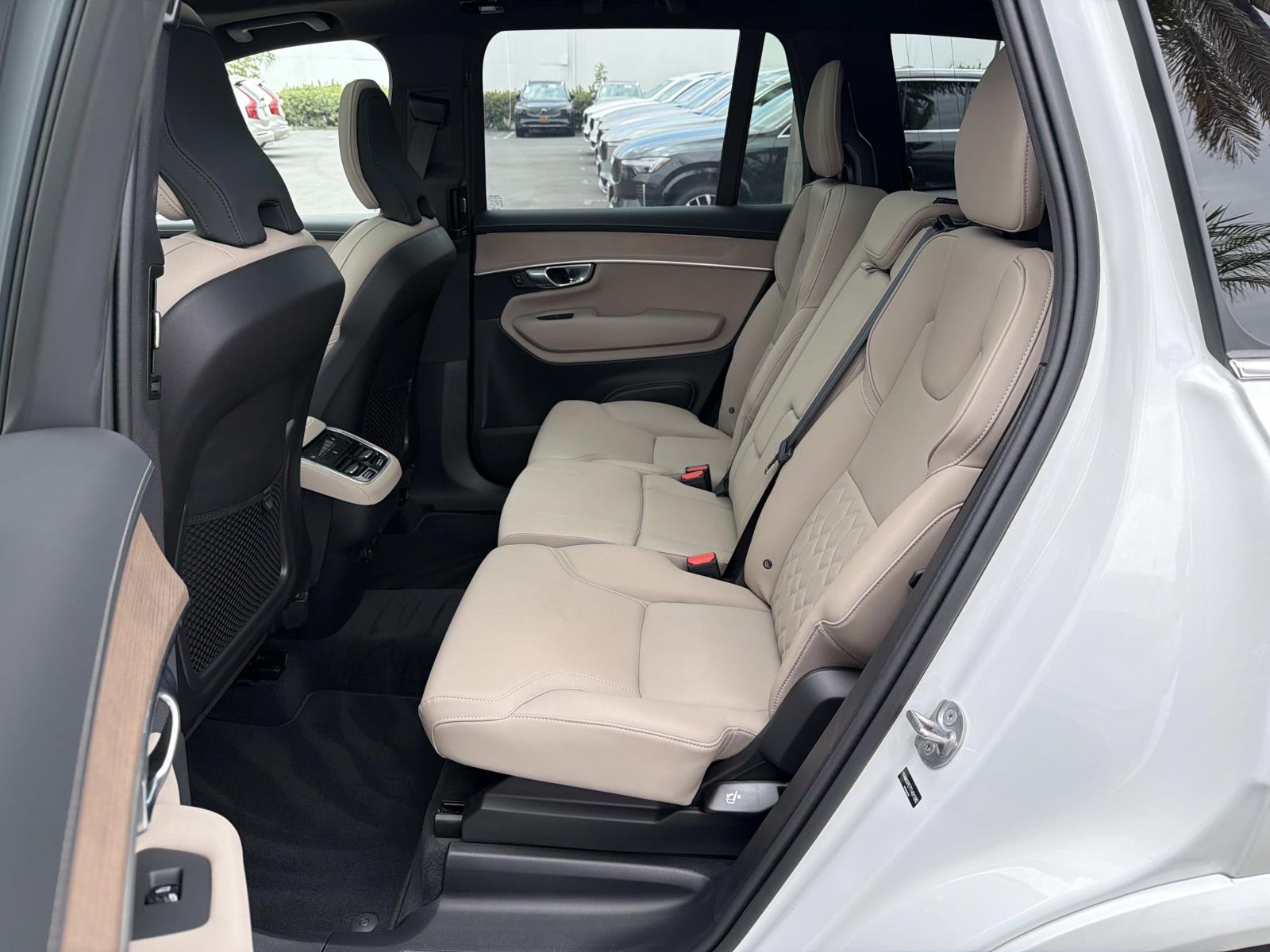 2026 Volvo XC90 Plus - Photo 21