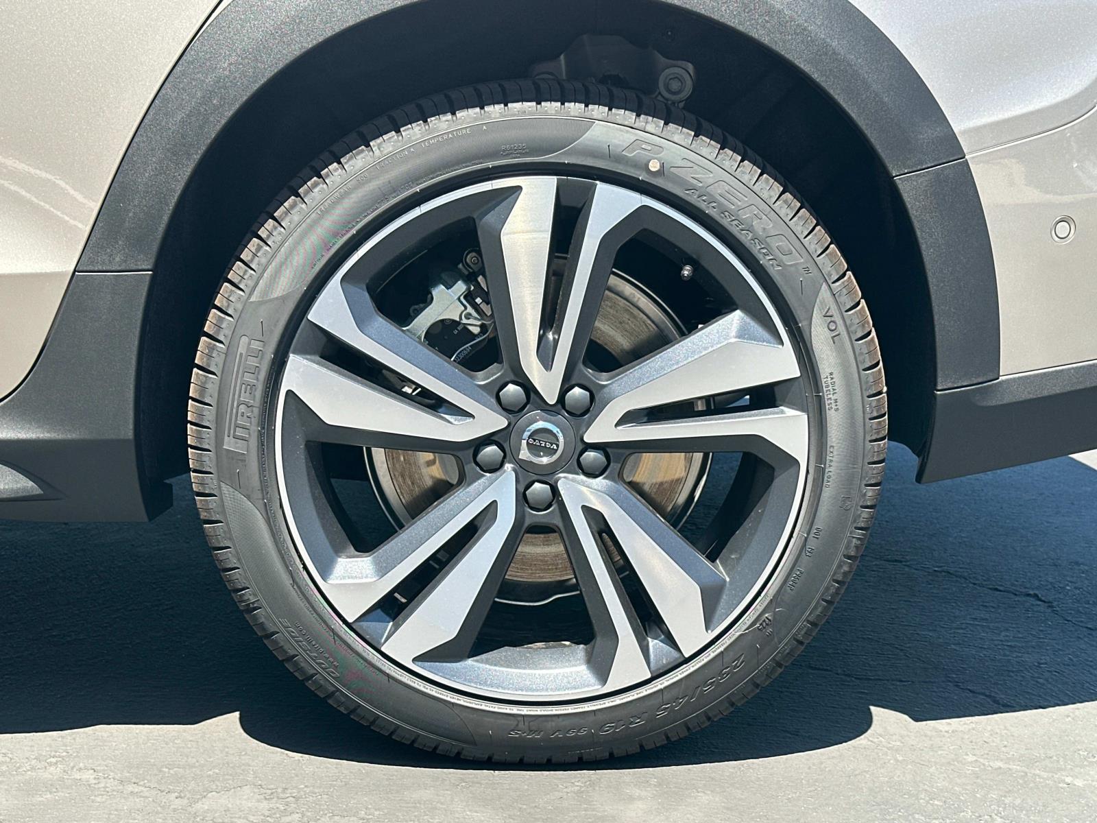 2026 Volvo V60 Cross Country Plus - Photo 23