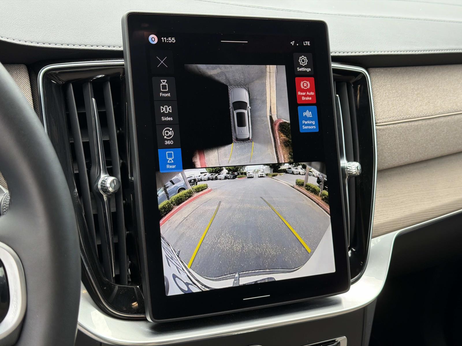 2026 Volvo XC90 Plus - Photo 13