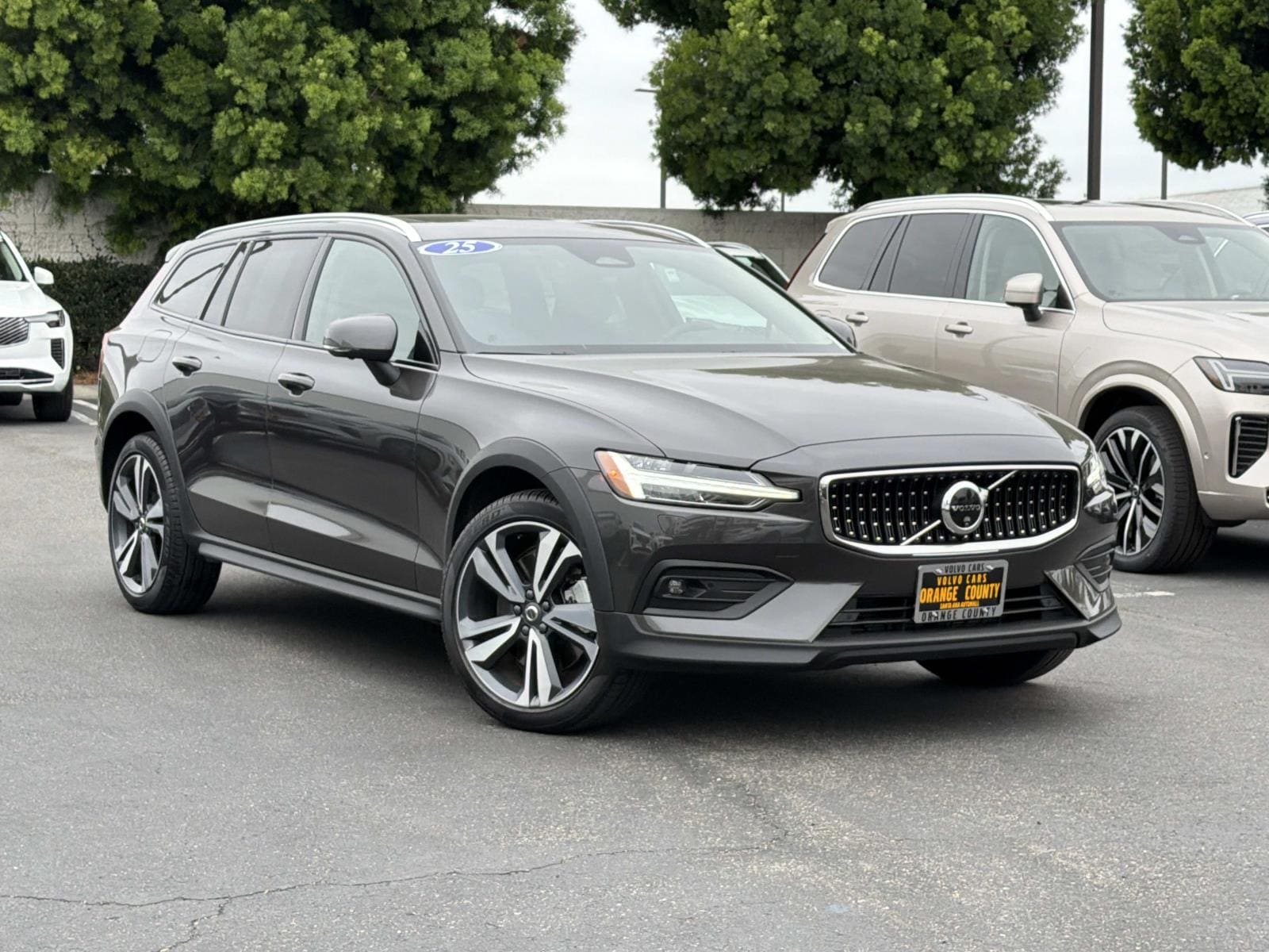 2025 Volvo V60 Cross Country B5 Plus AWD's photo