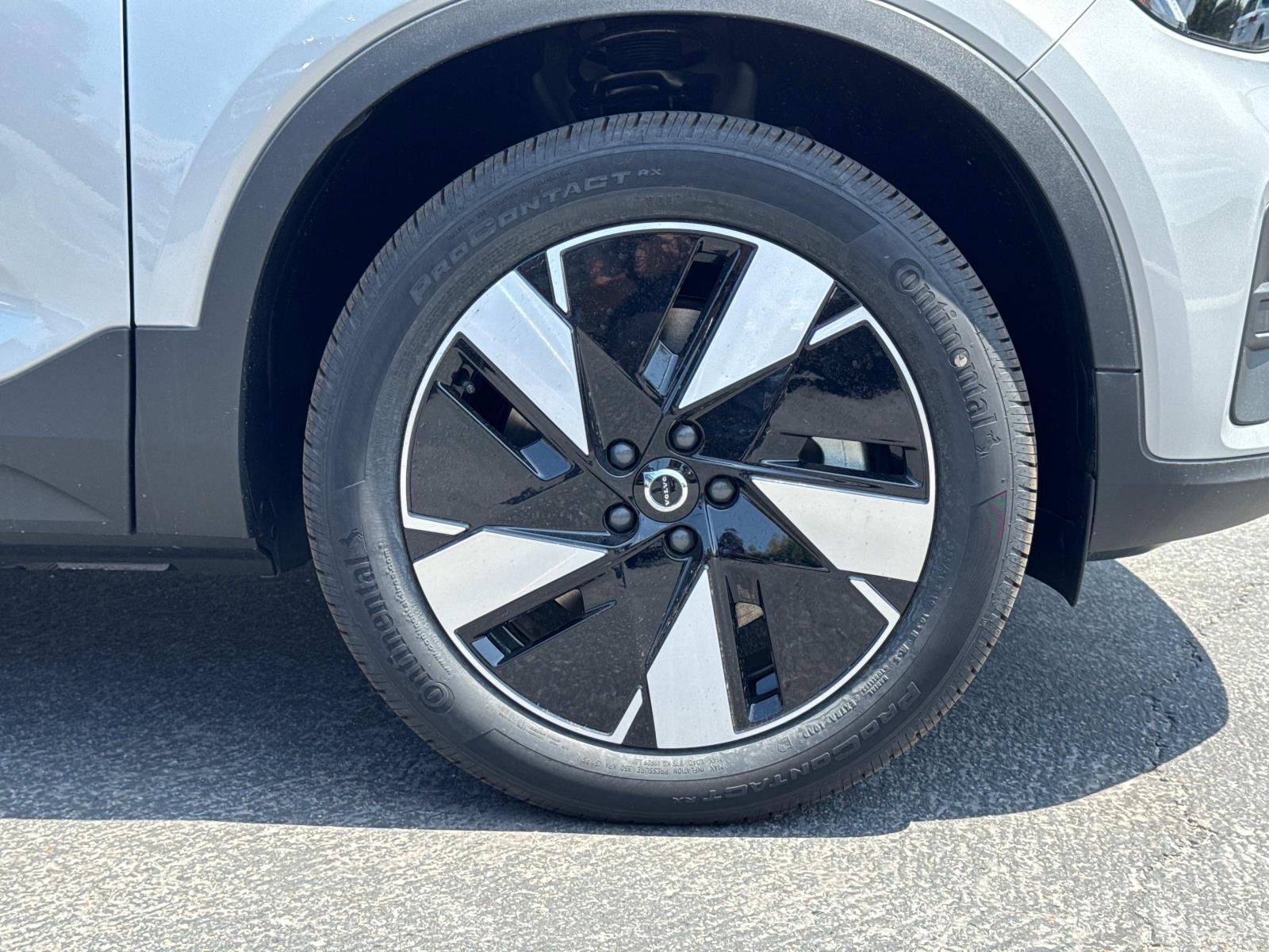 2025 Volvo EX40 Core - Photo 19