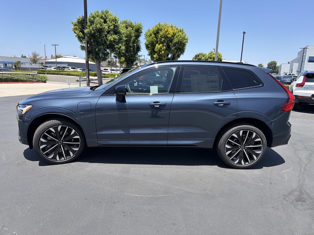 New 2026 Volvo XC60 plug-in hybrid T8 Ultra SUV