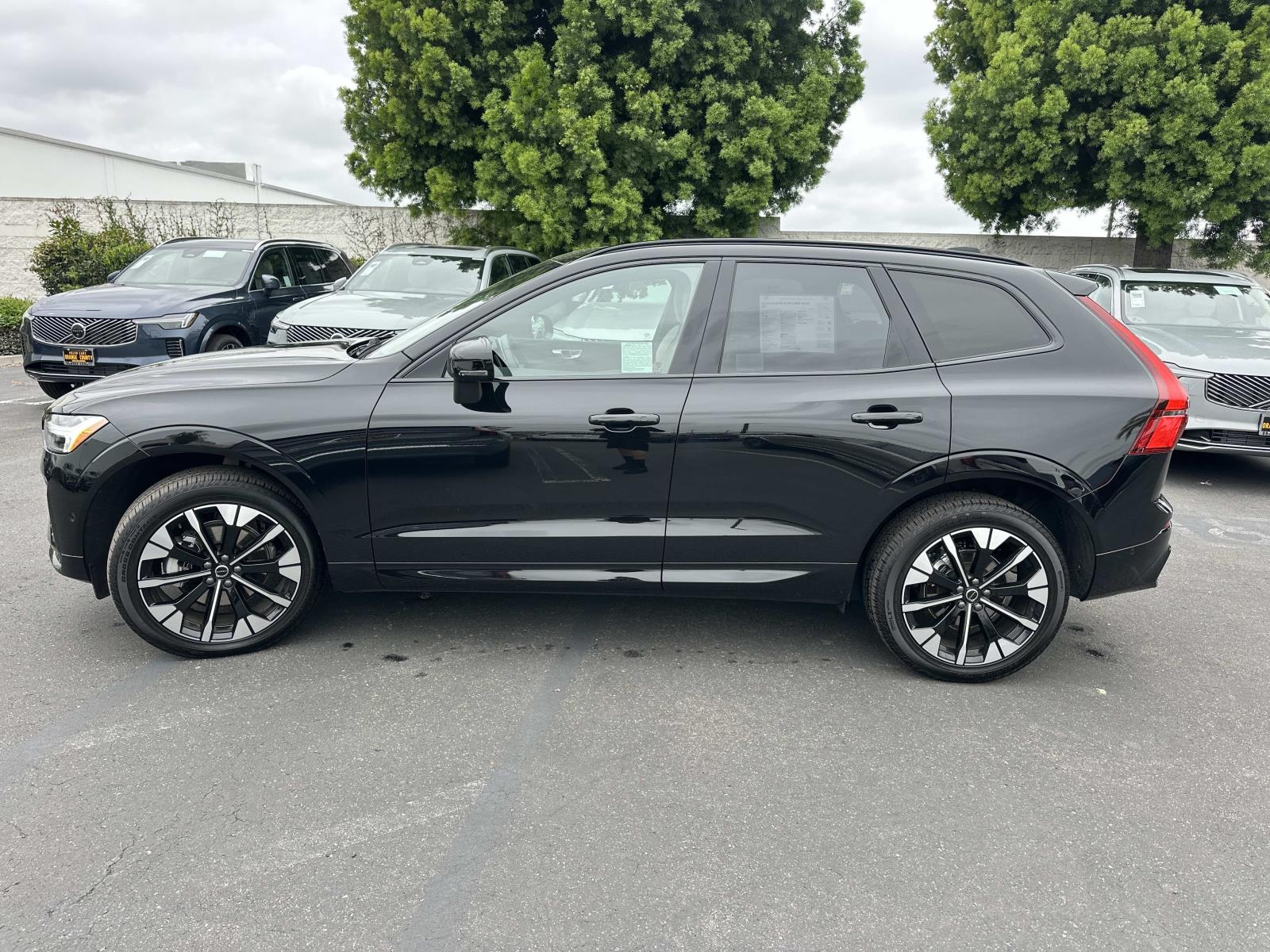 2026 Volvo XC60 Plus - Photo 7