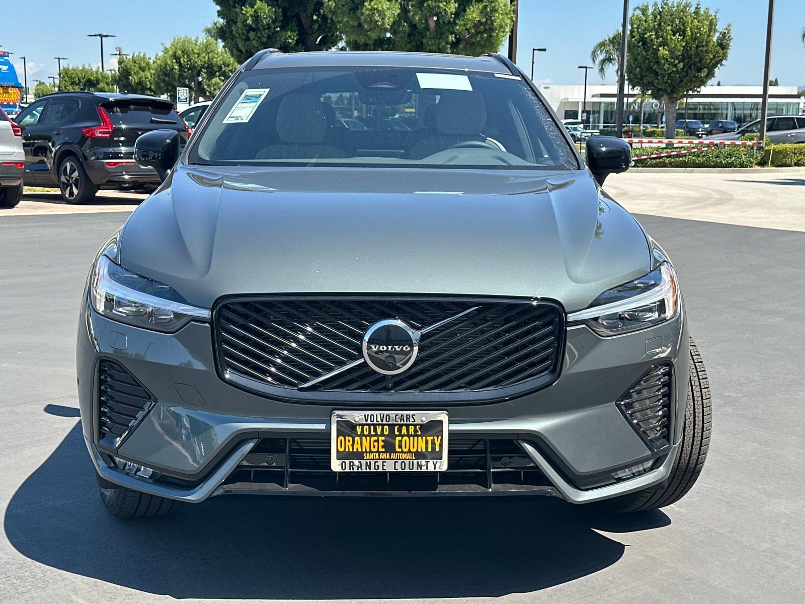 2026 Volvo XC60 B5 Plus photo 2