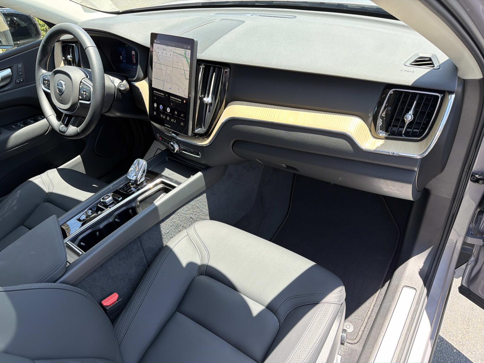 2026 Volvo XC60 Plus - Photo 26