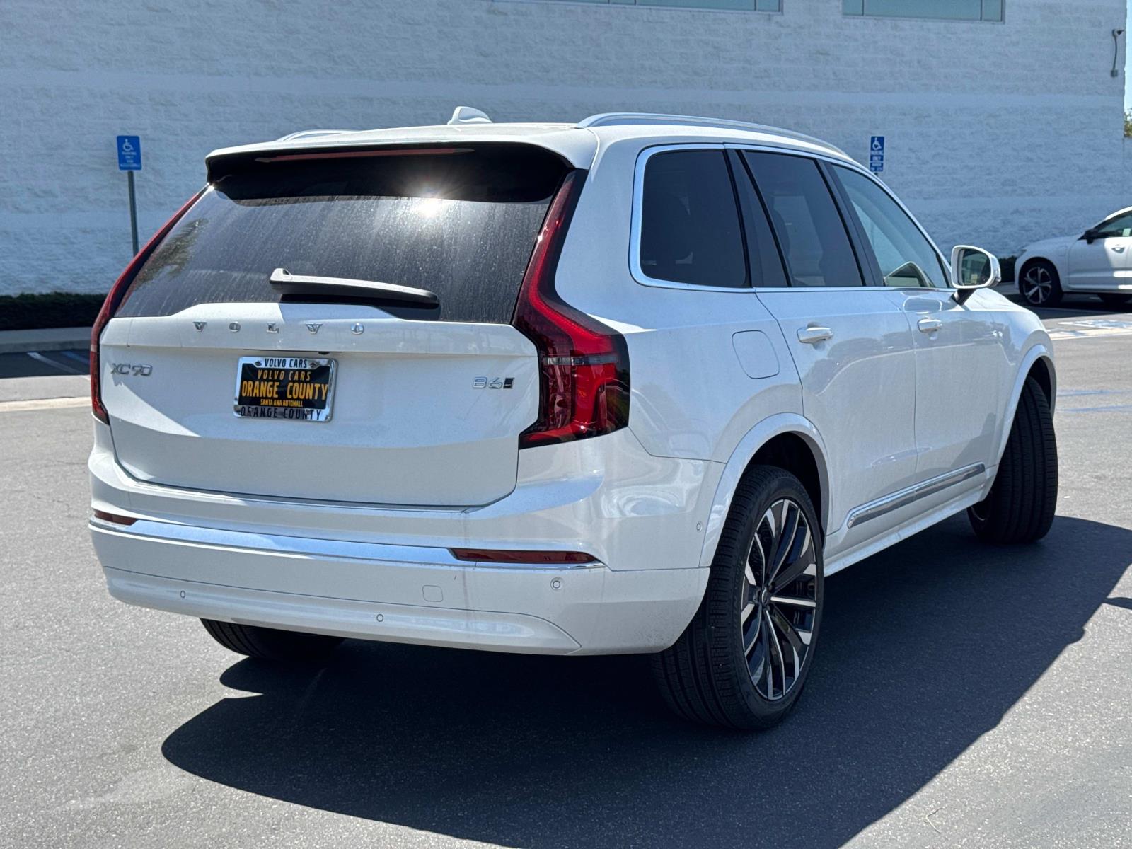 2025 Volvo XC90 Plus photo 4