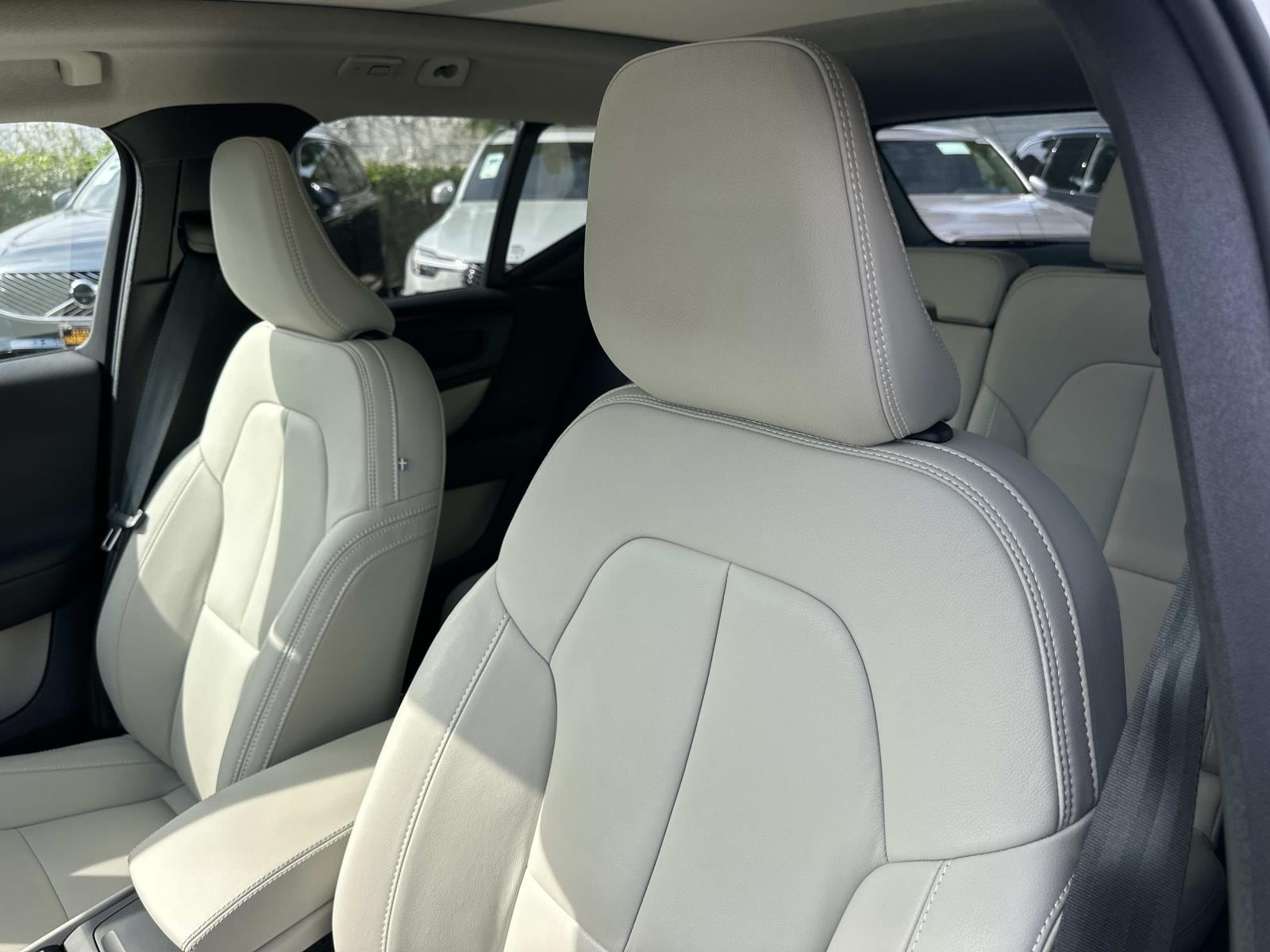 2026 Volvo XC40 Plus - Photo 19