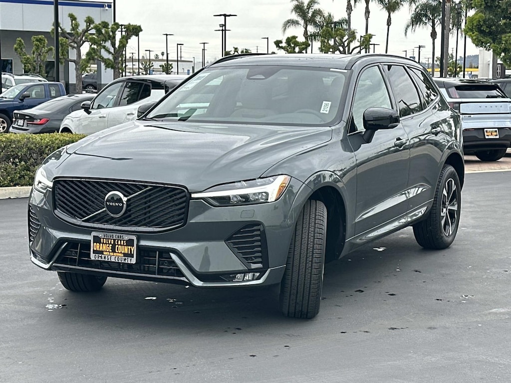 New 2026 Volvo XC60 B5 Core SUV