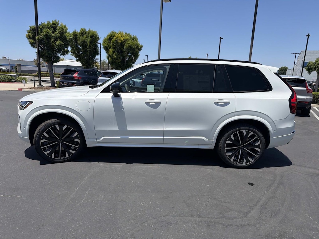 New 2026 Volvo XC90 plug-in hybrid T8 Ultra Dark Theme 7-Seater SUV