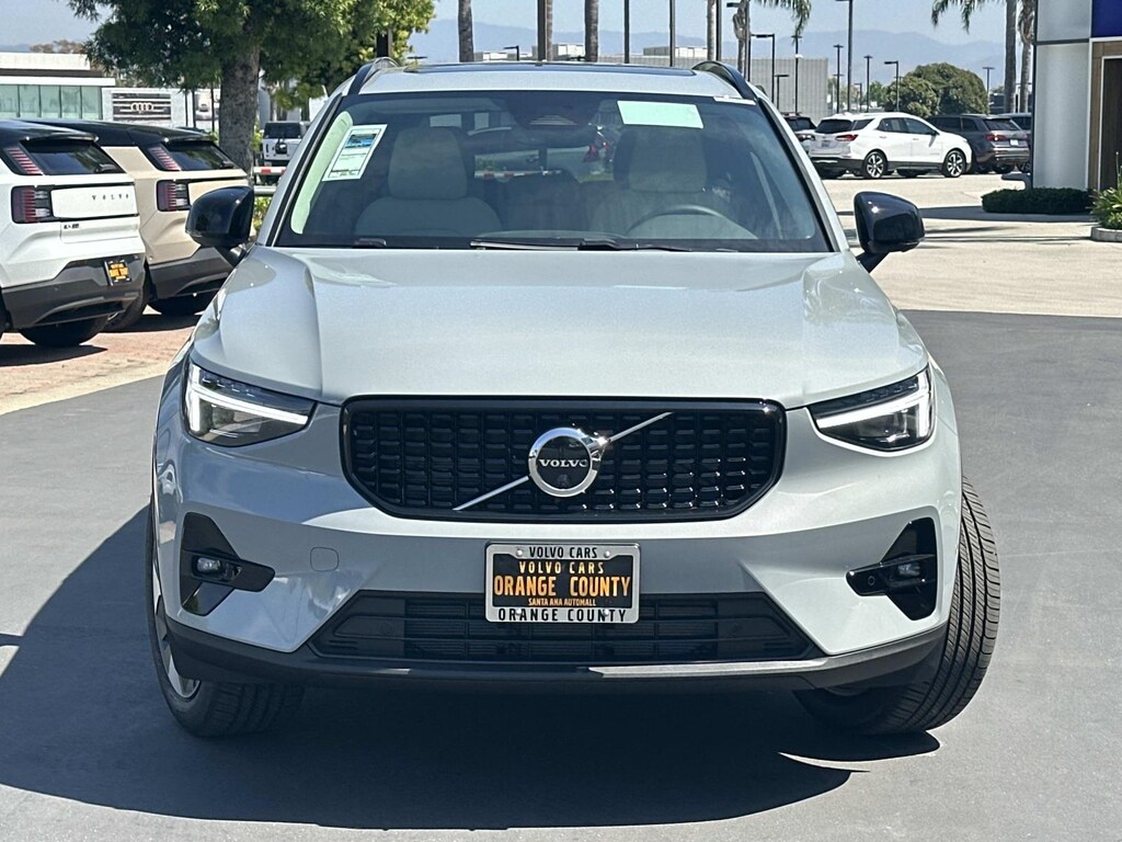 New 2026 Volvo XC40 B5 Plus SUV