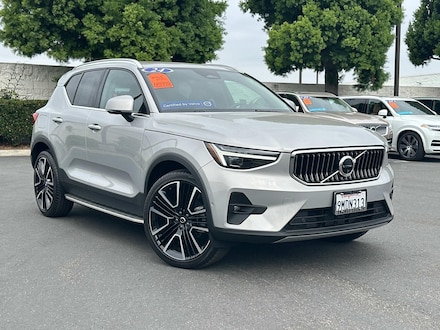 2024 Volvo XC40 B5 AWD Ultimate Bright Theme Sport Utility