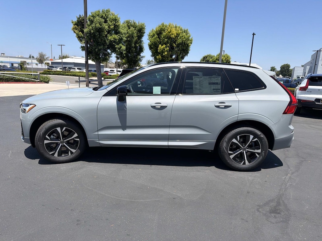 New 2026 Volvo XC60 B5 Core SUV