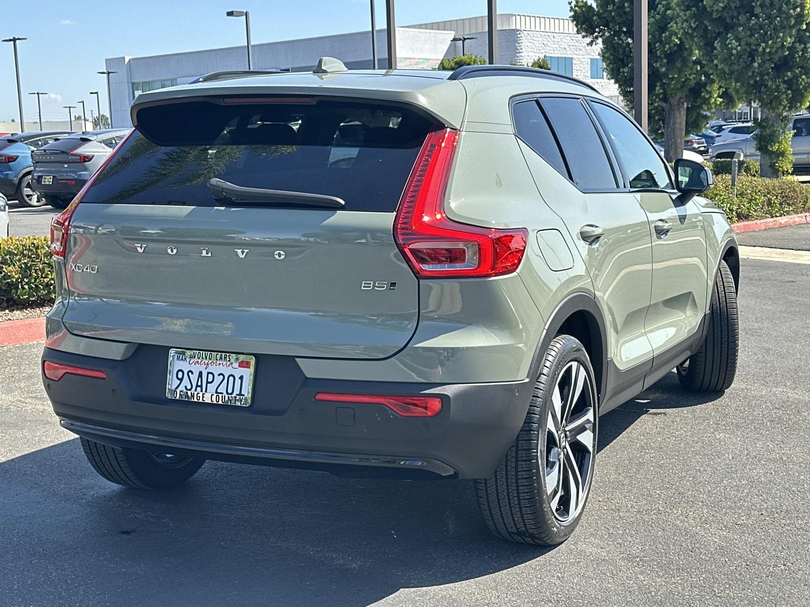 2025 Volvo XC40 AWD photo 4