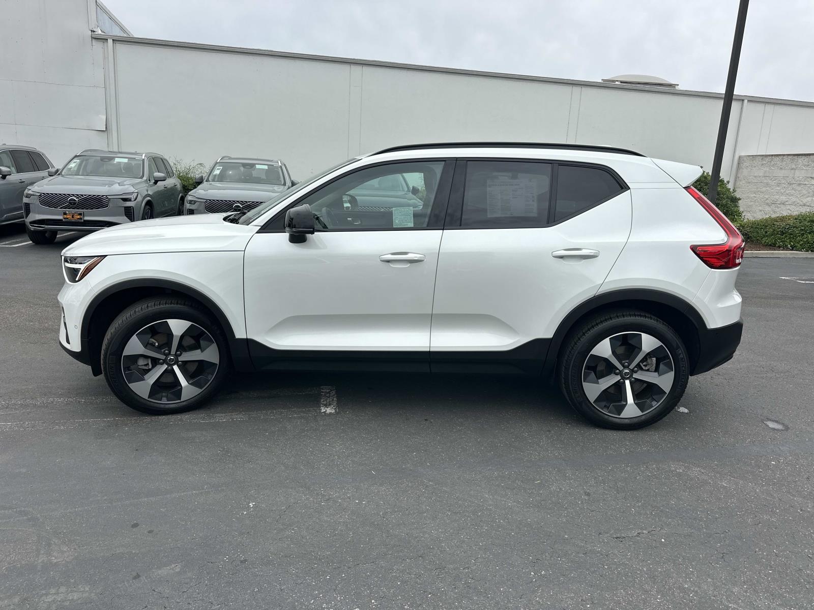 2026 Volvo XC40 Plus - Photo 7