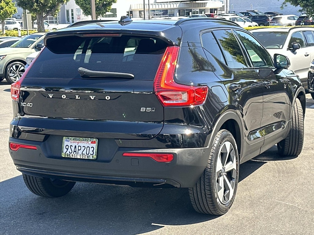 Certified 2025 Volvo XC40 B5 AWD Plus Dark Theme Sport Utility