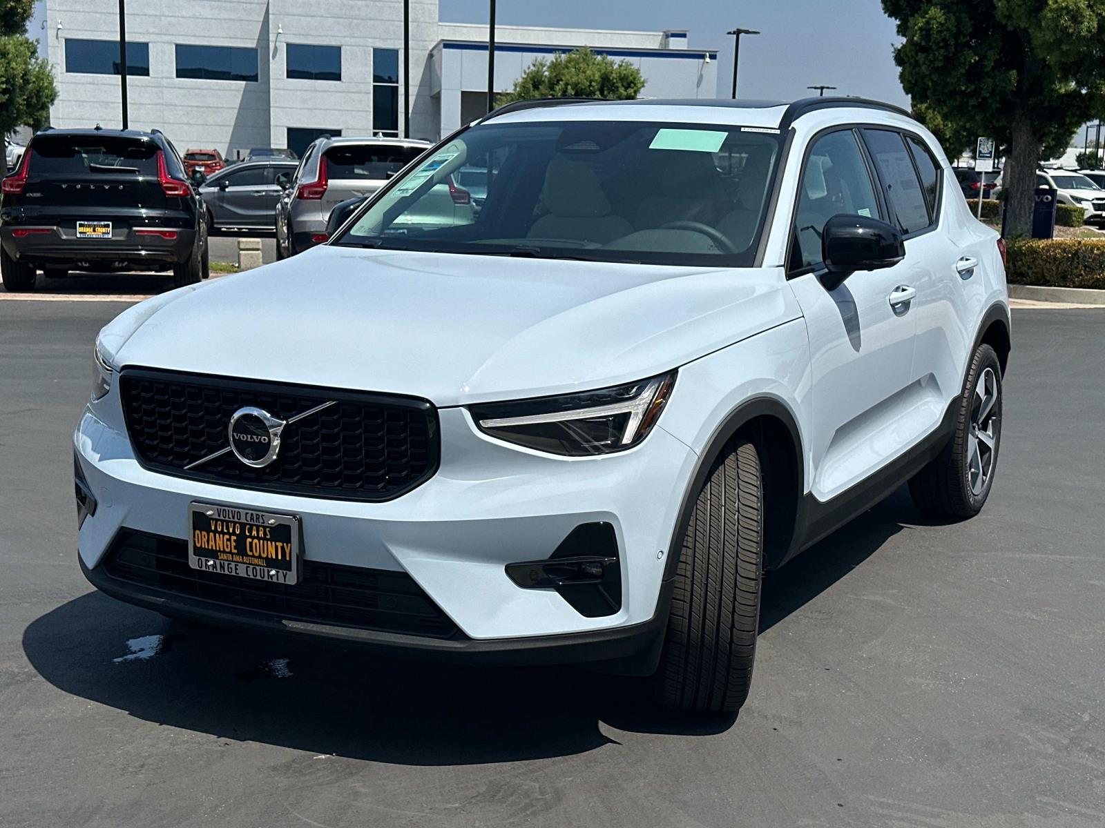 2026 Volvo XC40 Plus - Photo 6