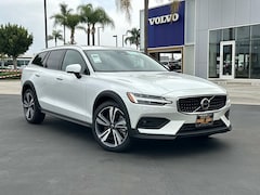 2026 Volvo V60 Cross Country B5 Plus Wagon