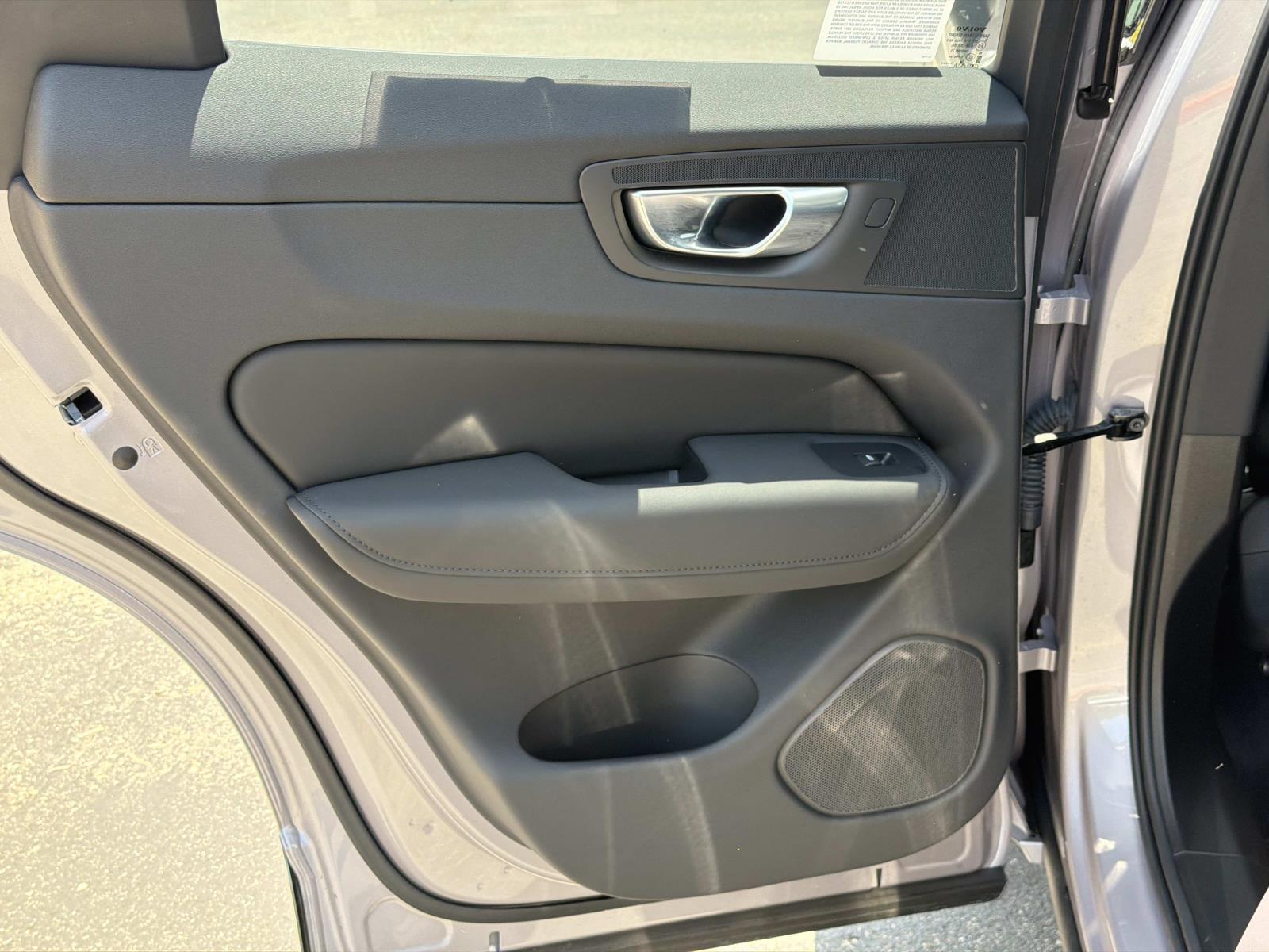 2026 Volvo XC60 Plus - Photo 20