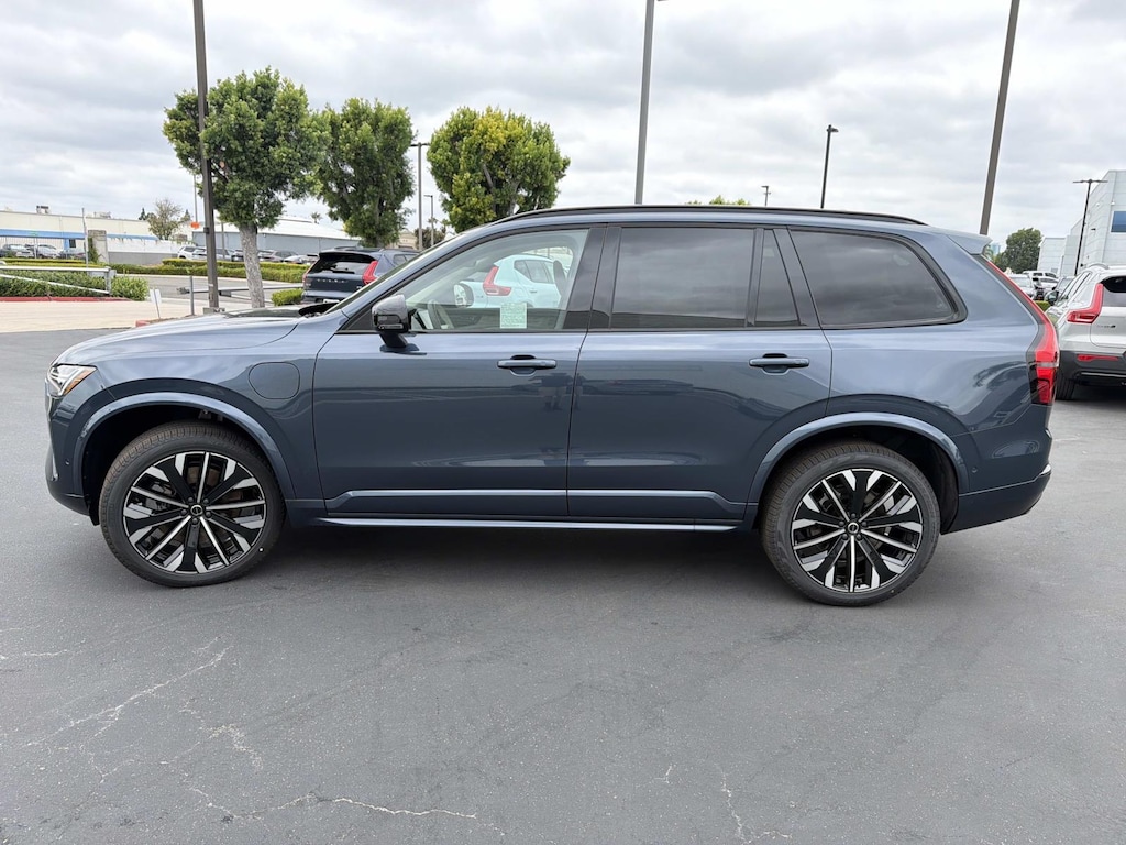 New 2026 Volvo XC90 plug-in hybrid T8 Ultra Dark Theme 6-Seater SUV