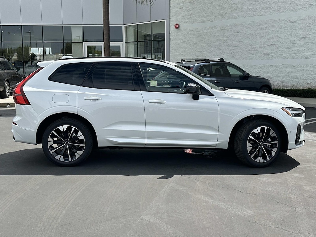 New 2026 Volvo XC60 B5 Plus SUV