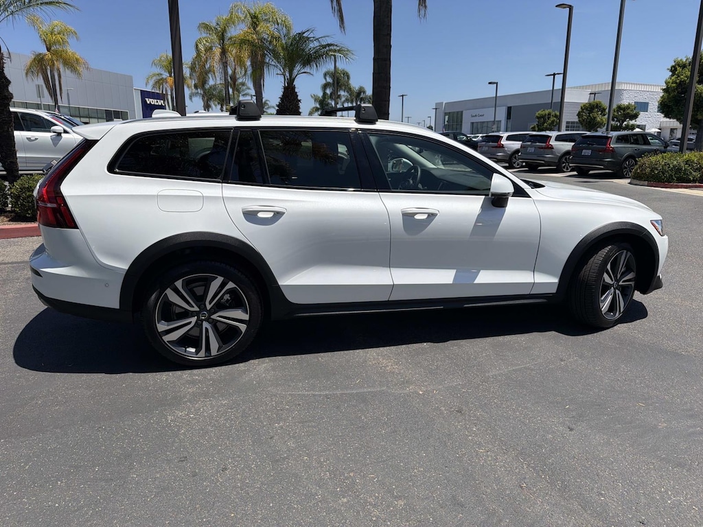 Used 2026 Volvo V60 Cross Country B5 AWD Plus Car