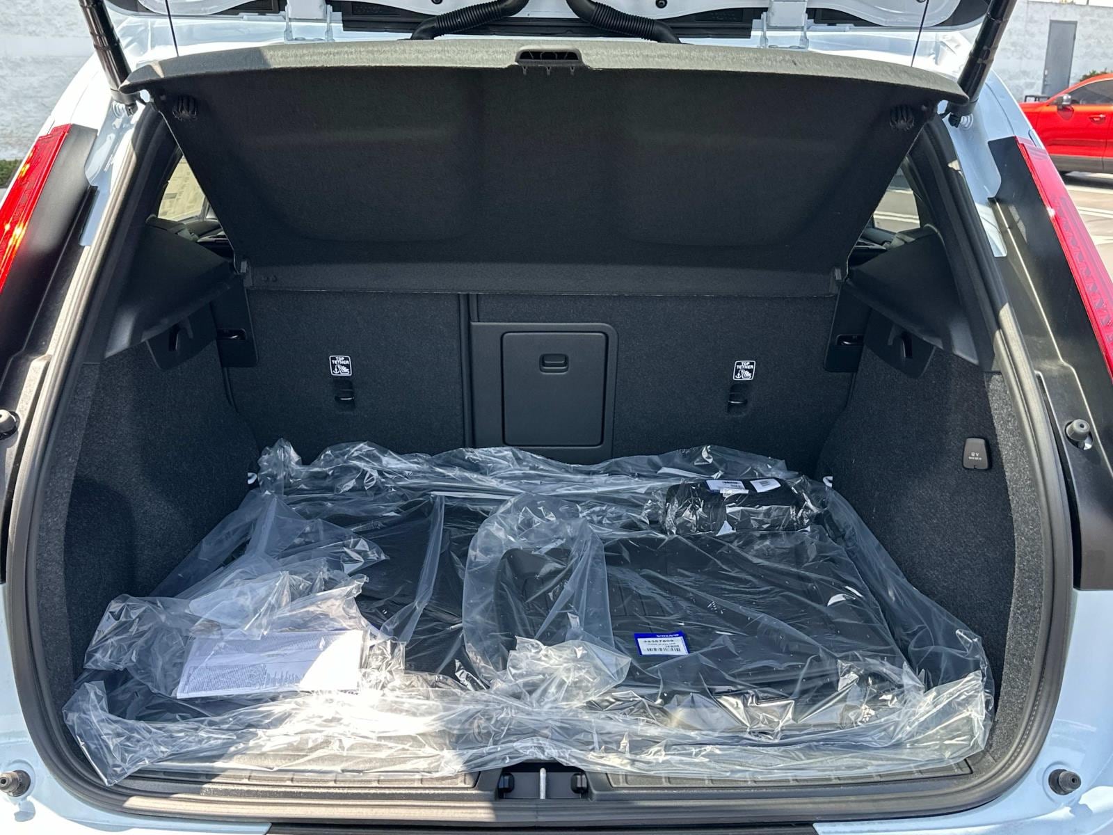 2026 Volvo XC40 Plus - Photo 18