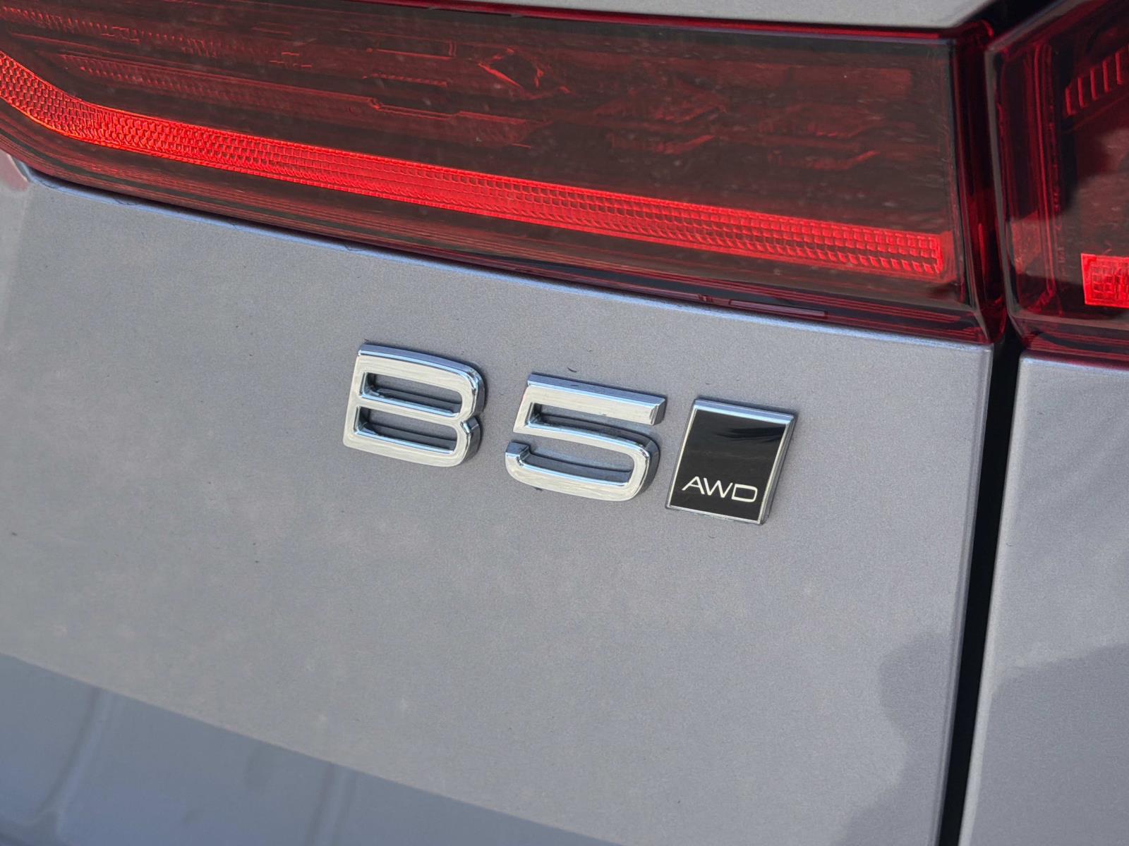 2026 Volvo XC60 Plus - Photo 28