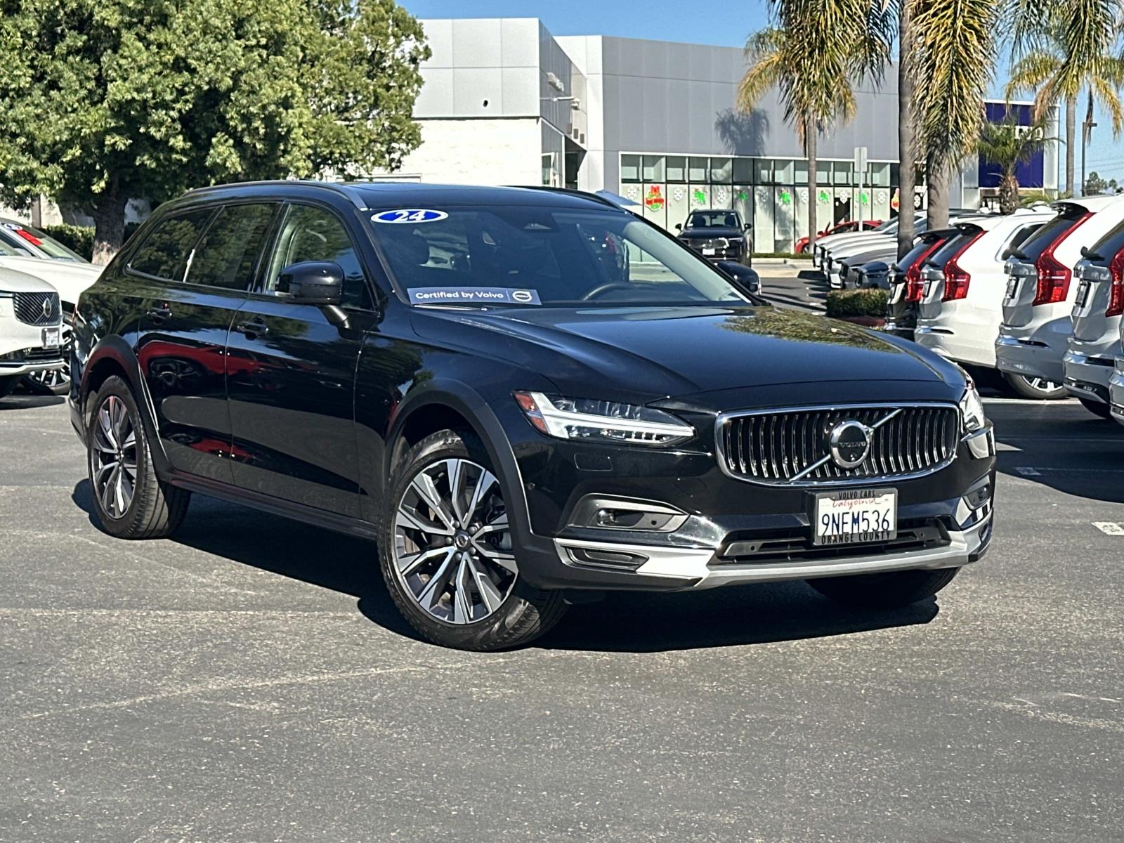 2024 Volvo V90 Cross Country Plus's photo