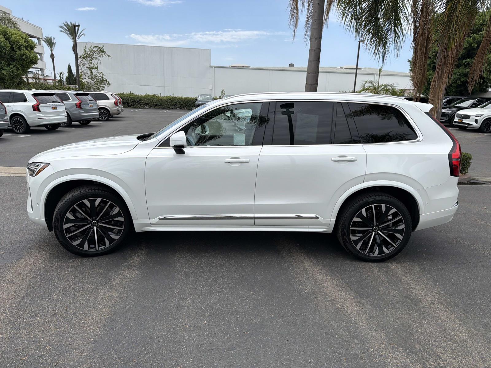 2026 Volvo XC90 Plus - Photo 8