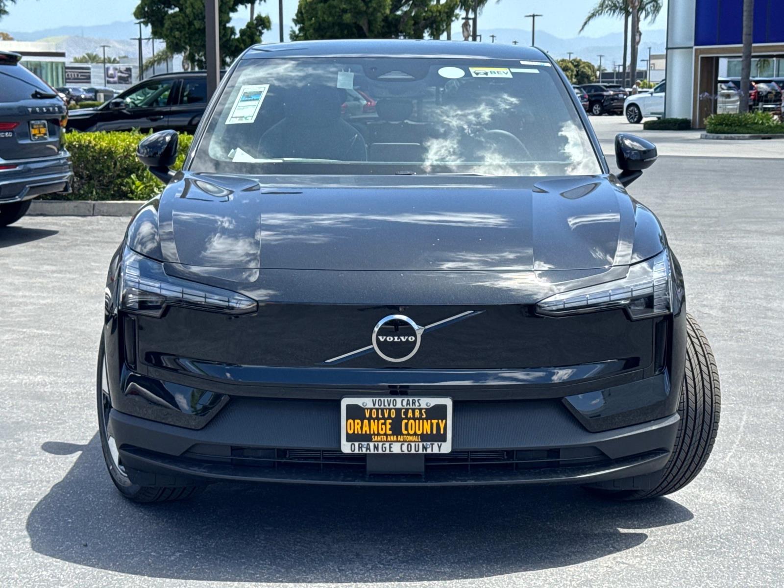 2025 Volvo EX30 Plus photo 2
