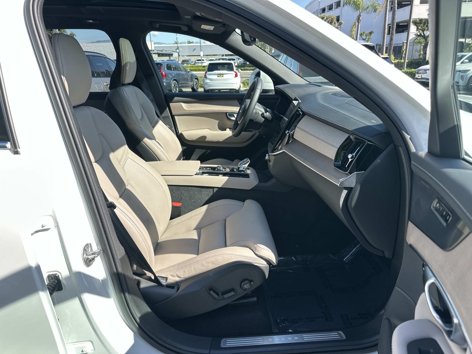 2026 Volvo XC90 Ultra - Photo 26