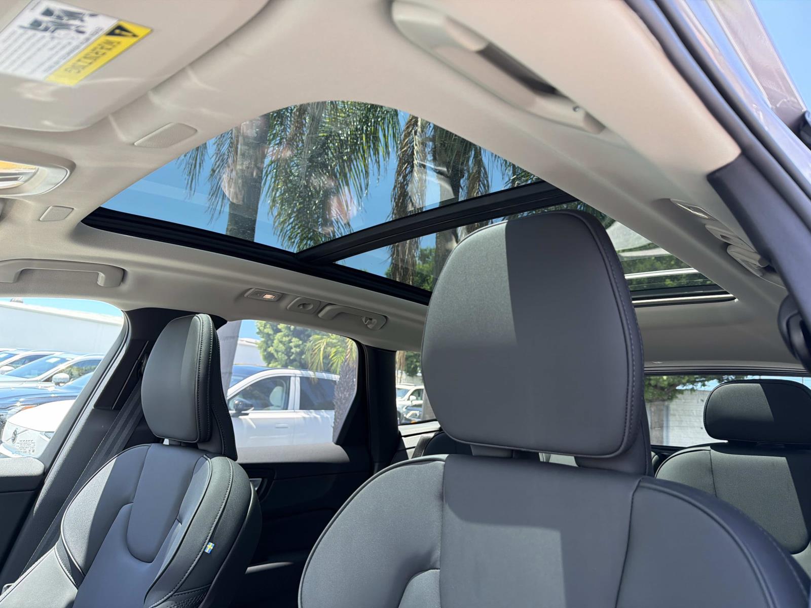2026 Volvo XC60 Plus - Photo 30