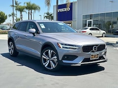 2026 Volvo V60 Cross Country B5 Plus Wagon