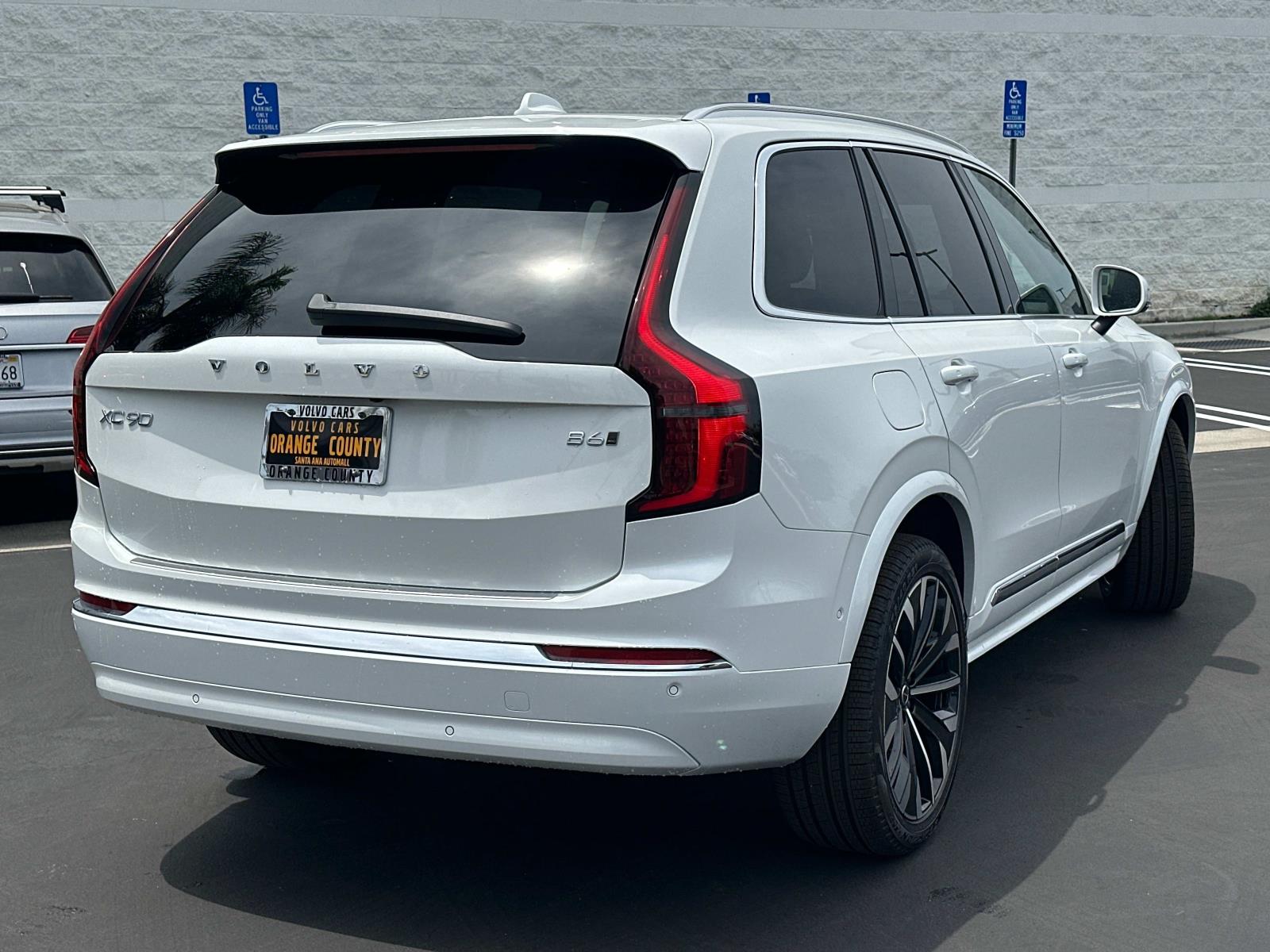 2025 Volvo XC90 Plus photo 4