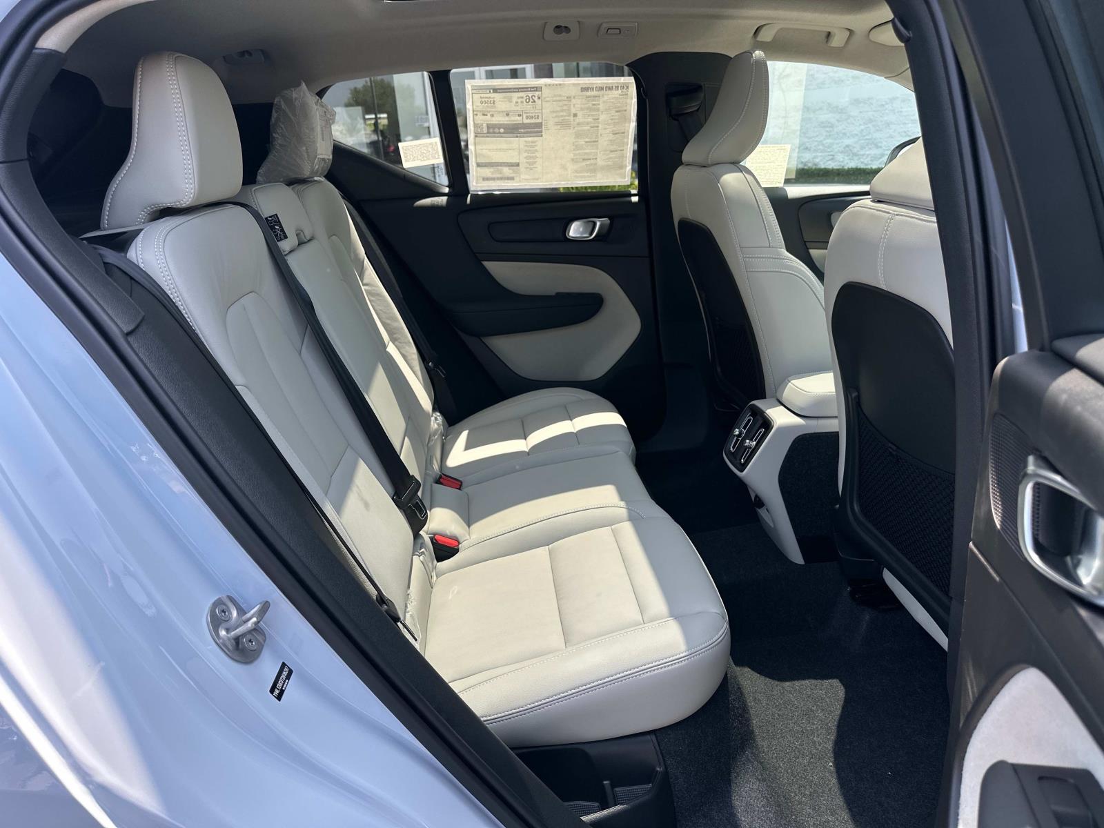 2026 Volvo XC40 Plus - Photo 19