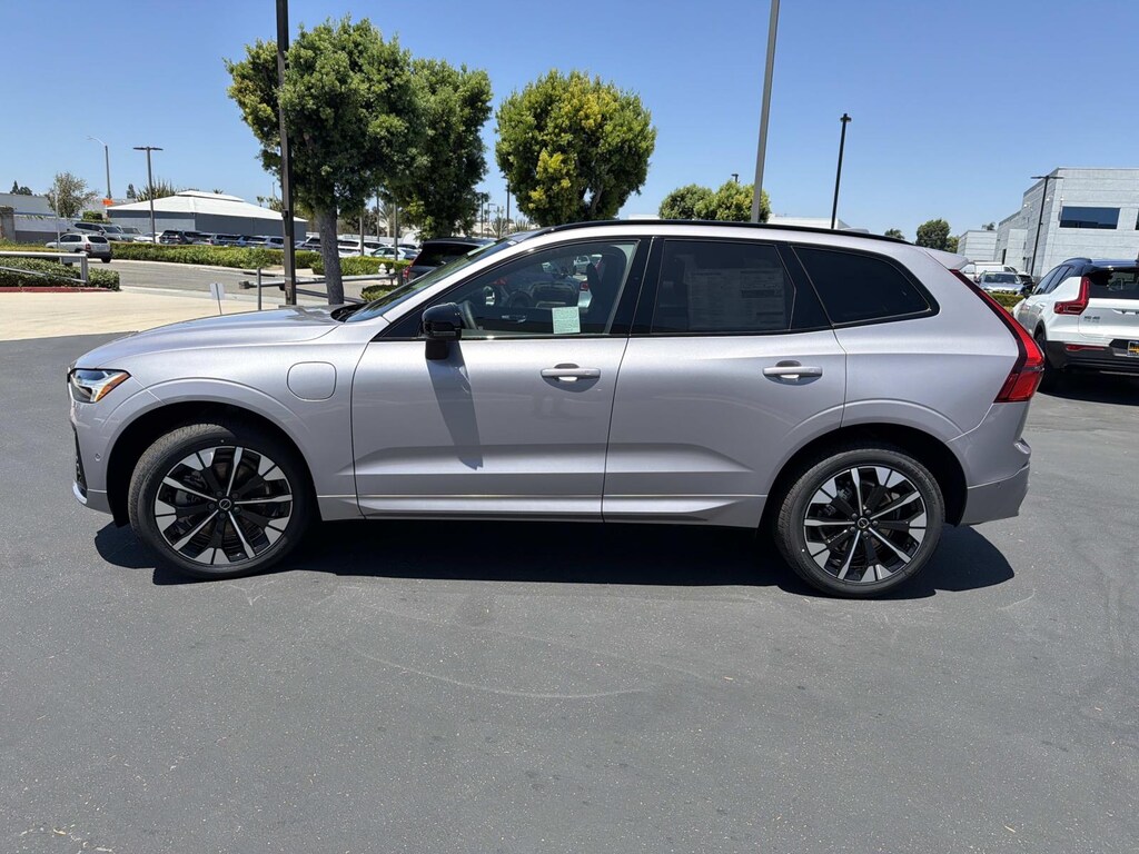 New 2026 Volvo XC60 plug-in hybrid T8 Plus SUV
