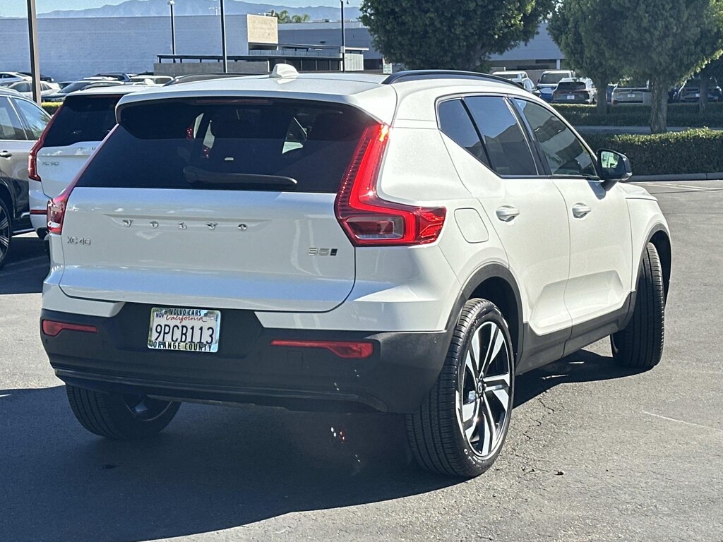 Certified 2025 Volvo XC40 B5 AWD Plus Dark Theme Sport Utility