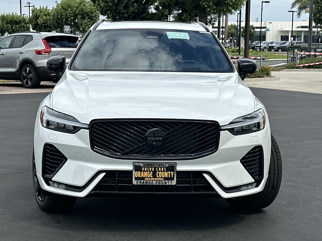 New 2026 Volvo XC60 B5 Ultra Black Edition SUV