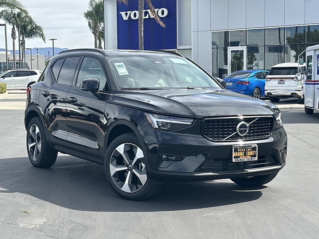 New 2026 Volvo XC40 B5 Plus SUV