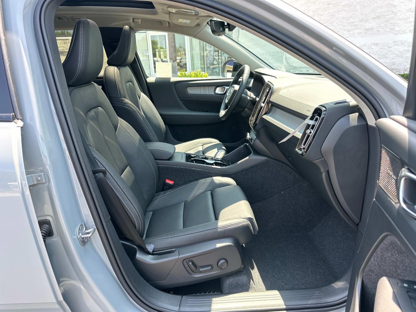 2026 Volvo XC40 Ultra - Photo 20