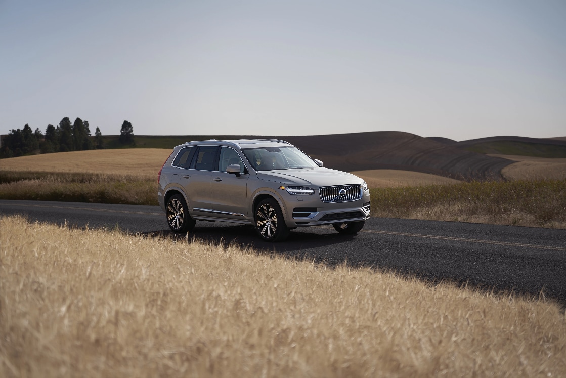 2020-Volvo-XC90Recharge-PlugInHybrid-Inscription-SUV-L01-1119x747.jpg