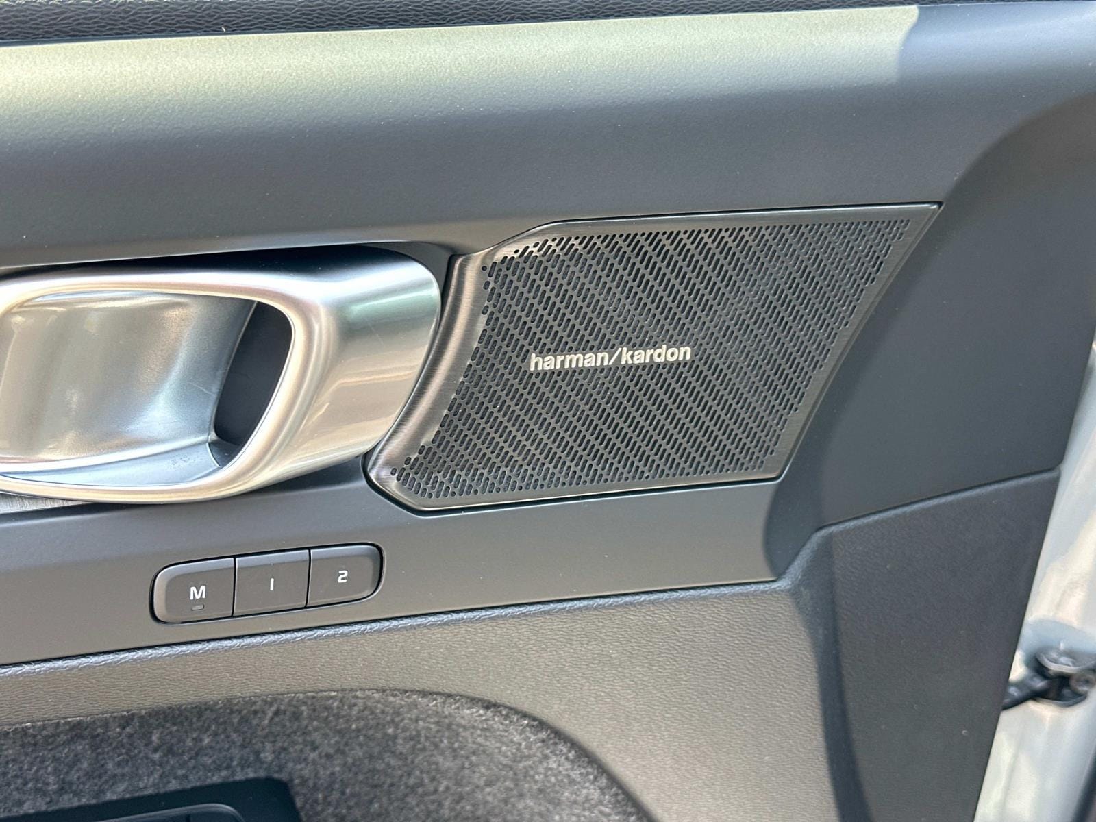 2026 Volvo XC40 Ultra - Photo 12