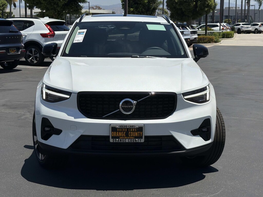 New 2026 Volvo XC40 B5 Ultra SUV
