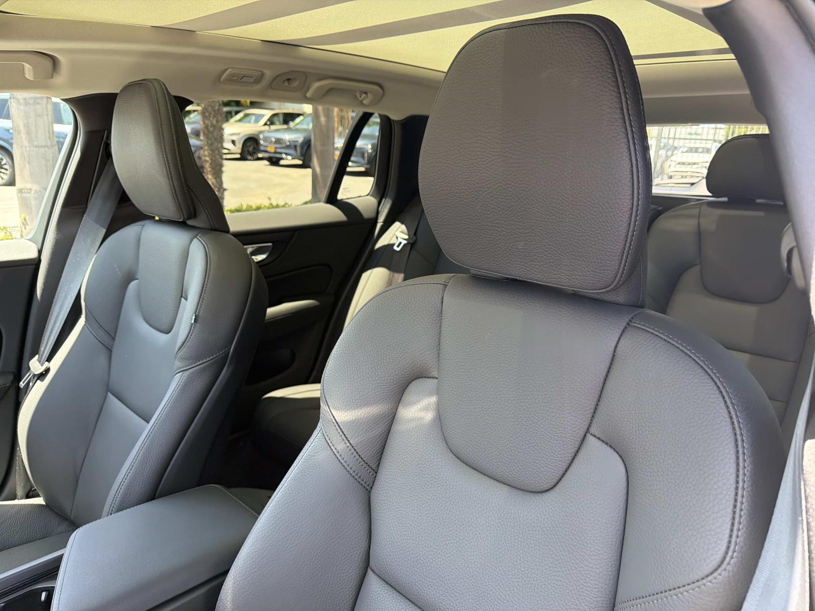 2026 Volvo V60 Cross Country Plus - Photo 19