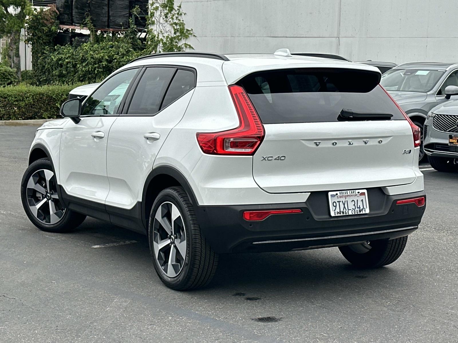 2026 Volvo XC40 Plus - Photo 6