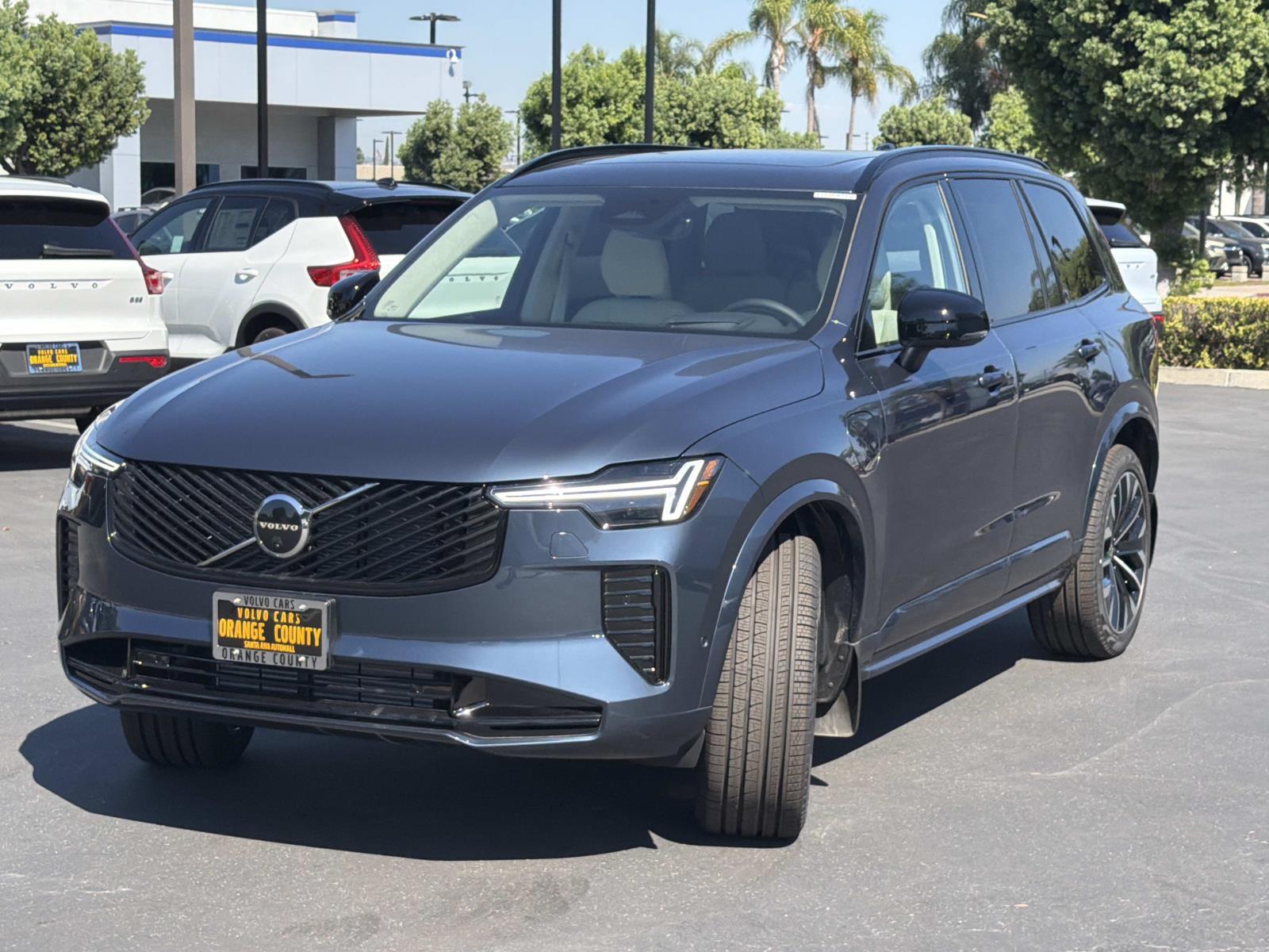 New 2026 Volvo XC90 plug-in hybrid T8 Ultra Dark Theme 7-Seater SUV